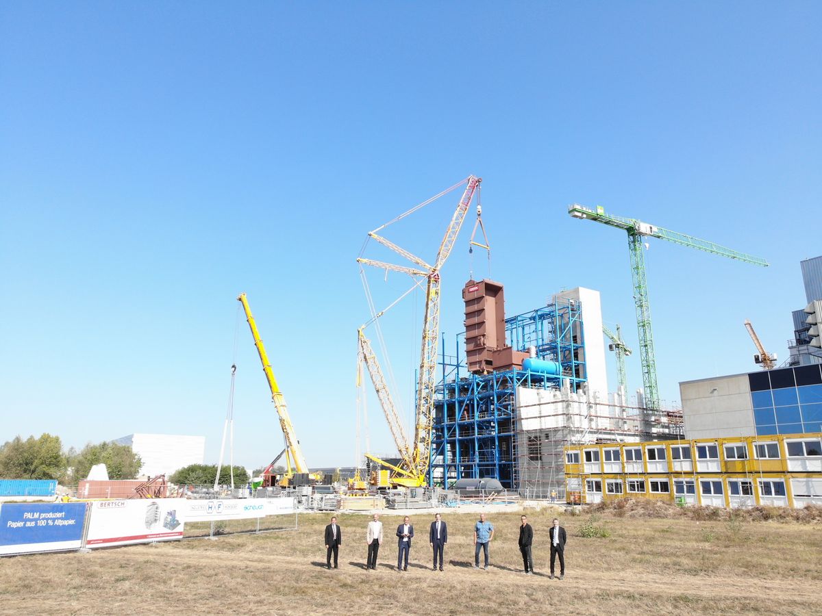 Investitionen für zukunftsweisende Technologien bei der Papierfabrik